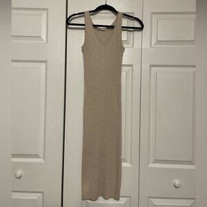Elegant Sleeveless Knit Midi Dress - Tan